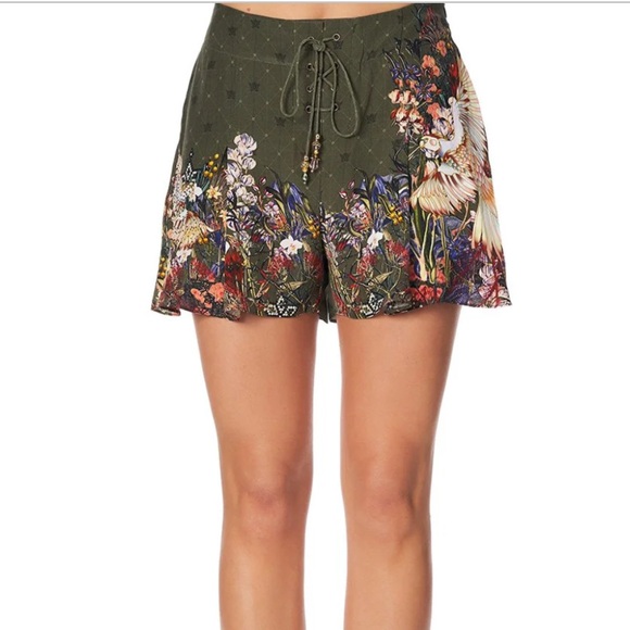 Camilla 100% silk Watchful Wings lace front shorts sz L - Picture 4 of 9